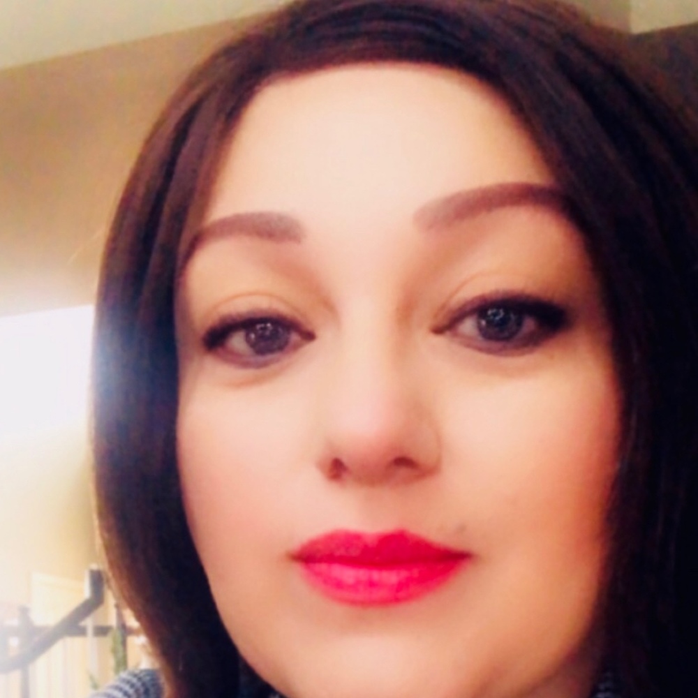 Meet your Posher, Cynthia